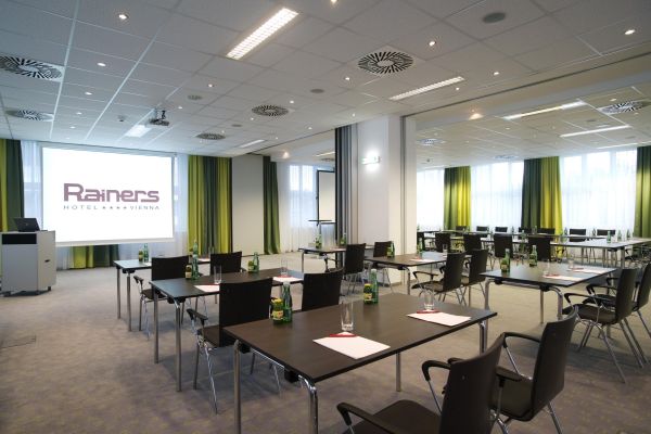 rainers-hotel-conference-carolluce-2AEBD172F-7094-39EC-24C5-461BFAF7173B.jpg